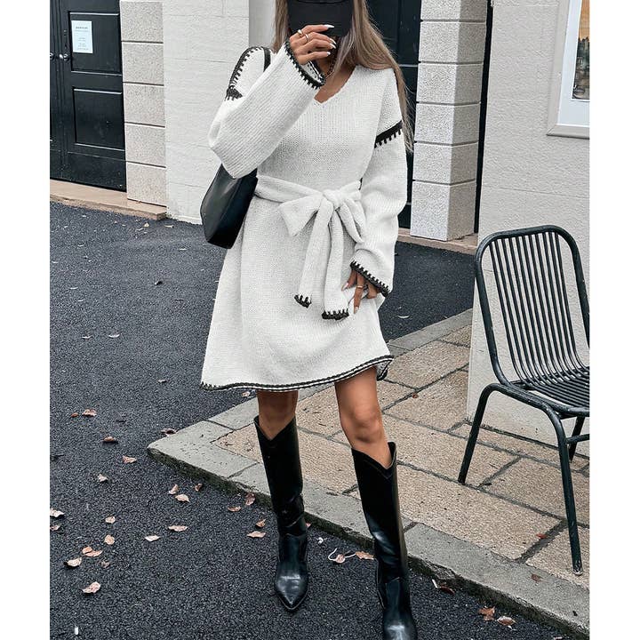 UNISHE - Wholesale Dress - Women's - Casual V-Neck Waist Tie and Loose Fit Knit Dress ZK334314