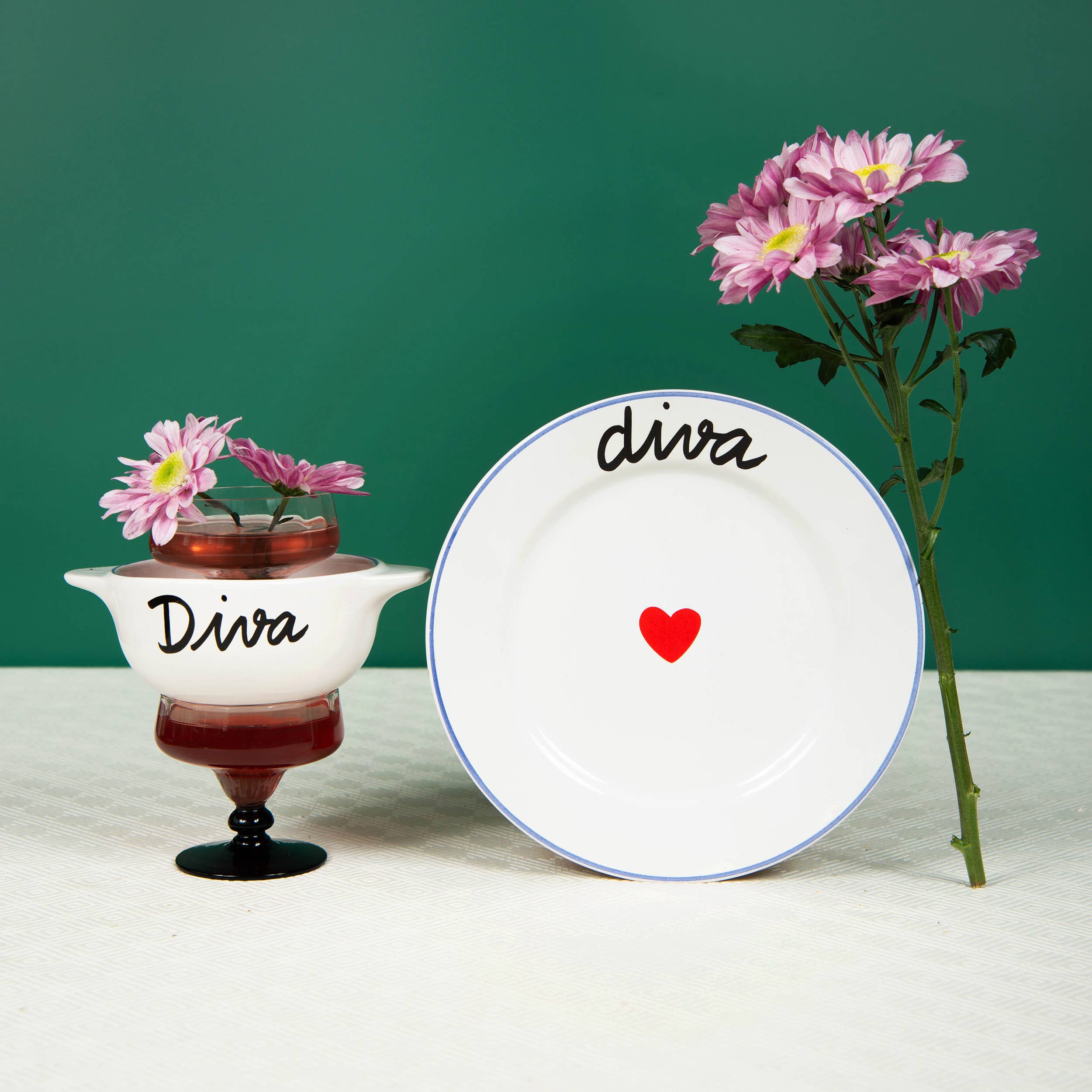 Pied De Poule - Wholesale Decorative Plate/Dish/Bowl - Plate THE FAMILY HAS A BLAST - DIVA2
