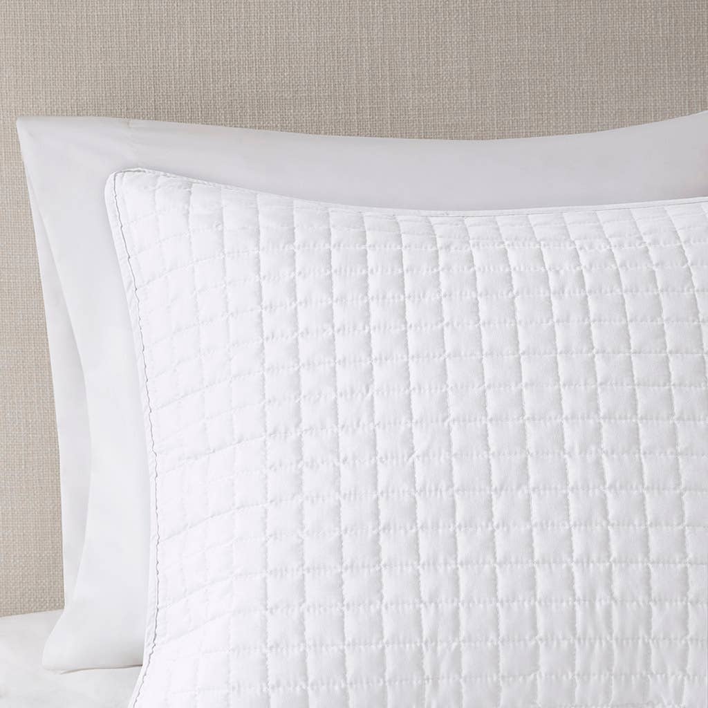Olliix - Wholesale Bedding Set - Checkered Quilted 3-Piece Reversible Coverlet Set, White3