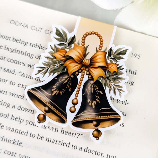 Marque-page magnétique - Signet ornemental cloches de Noël dorées pour la vente par Aphrodite Bookclub