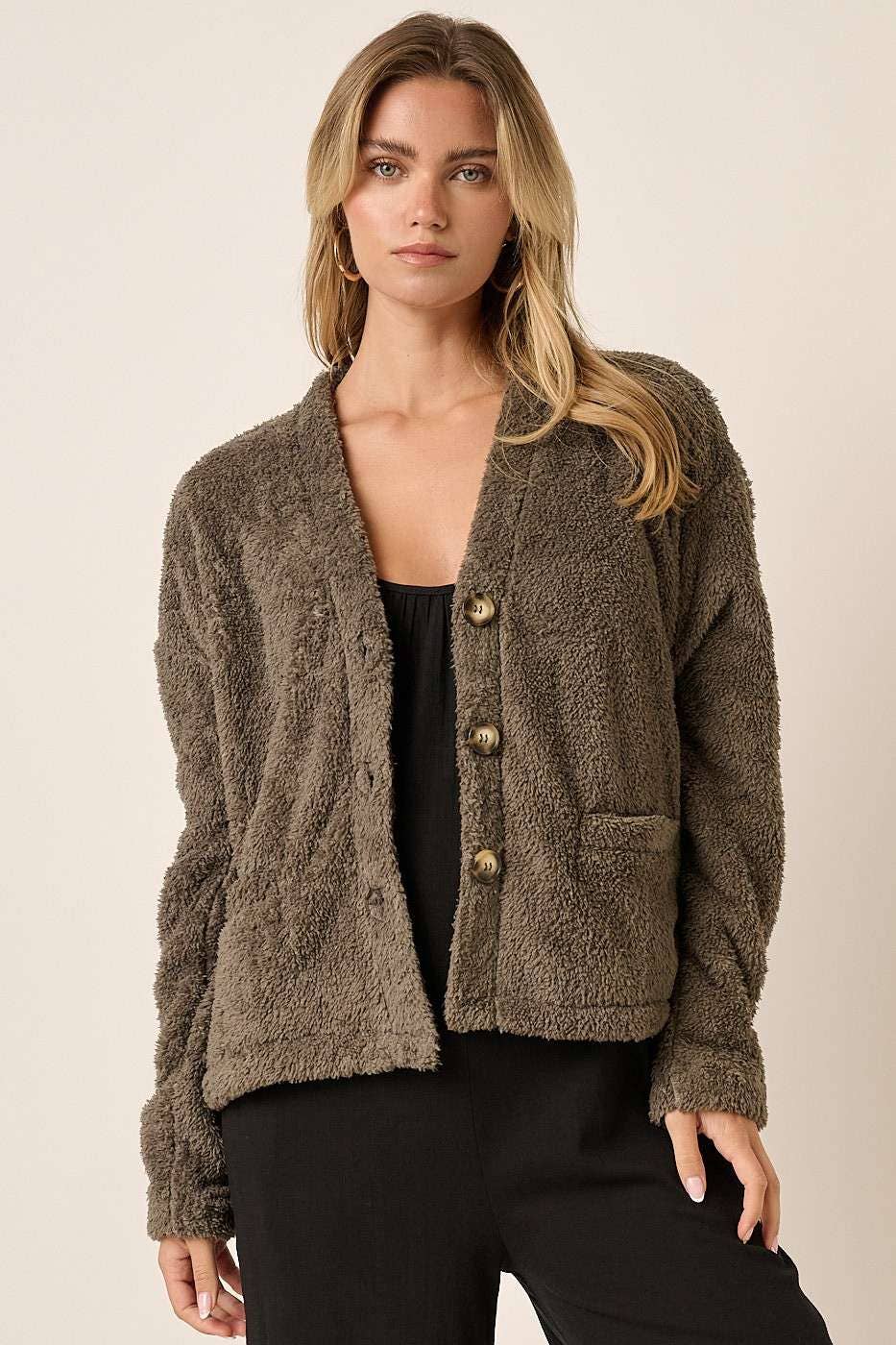 mittoshop – Großhandel Strickjacke – Damen – CARDIGAN AUS PELZ MIT KNOPFLEISTE11