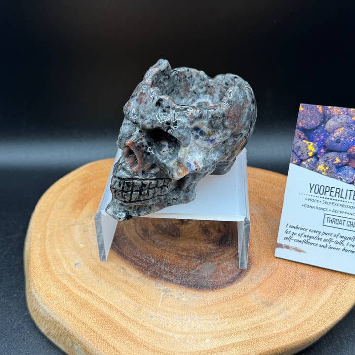 The 7 Directions - Wholesale Spiritual Stone/Crystal - UV reative Yooperlite skull bowl w/ info card H2433
