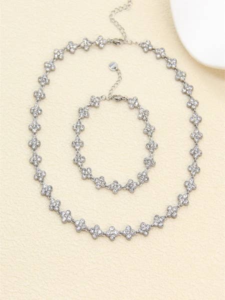 Multicolored sparkling clover jewelry set in stainless steel for wholesale by BELLISSIMA BIJOUX