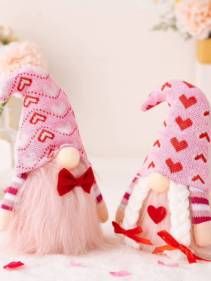 CWMM10270_VALENTINE PINK GNOME COUPLE FIGURINE WITH HEART for wholesale by NINEXIS