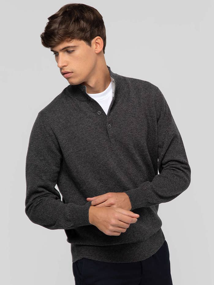 Rundhalset vest i ren cashmere for engroshandel hos Altex cashmere