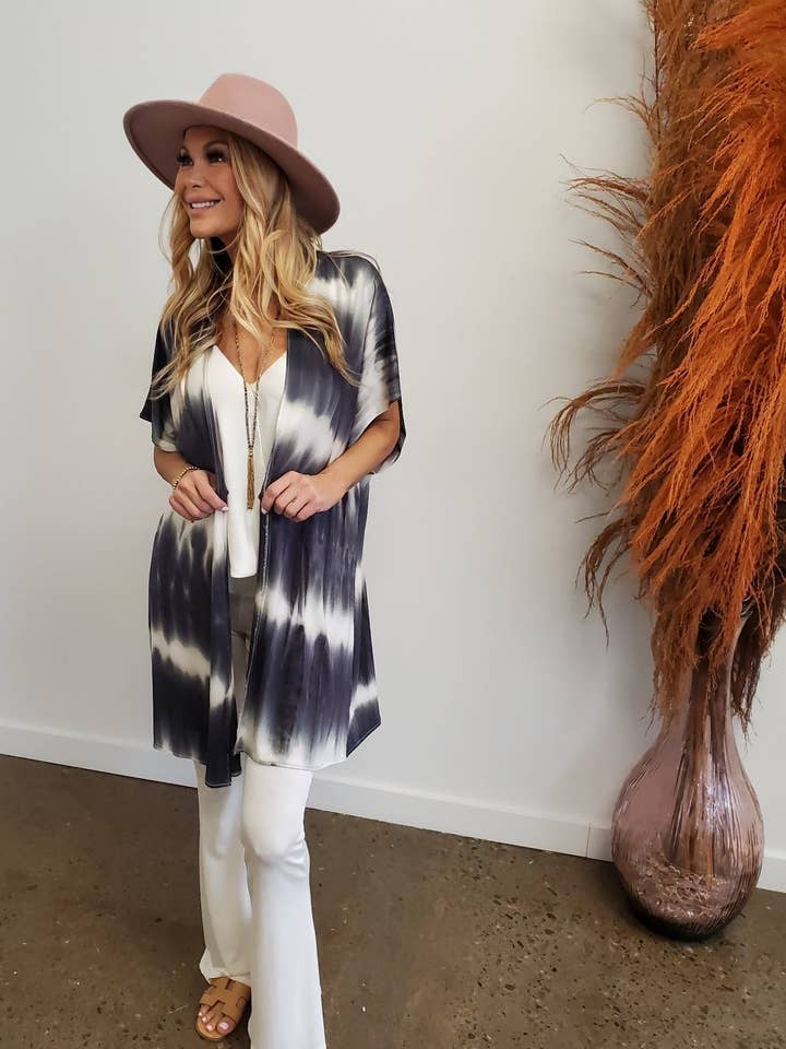 Doppa Dye Kimono Lounge Suit för wholesale av Baz Apparel