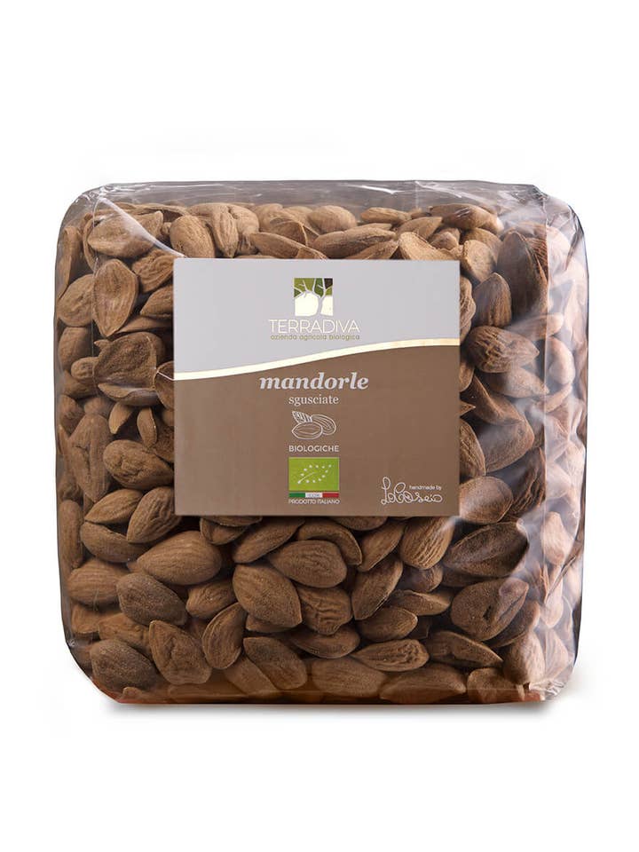 Organic shelled almonds - premium quality for wholesale by Terradiva Azienda Agricola Biologica