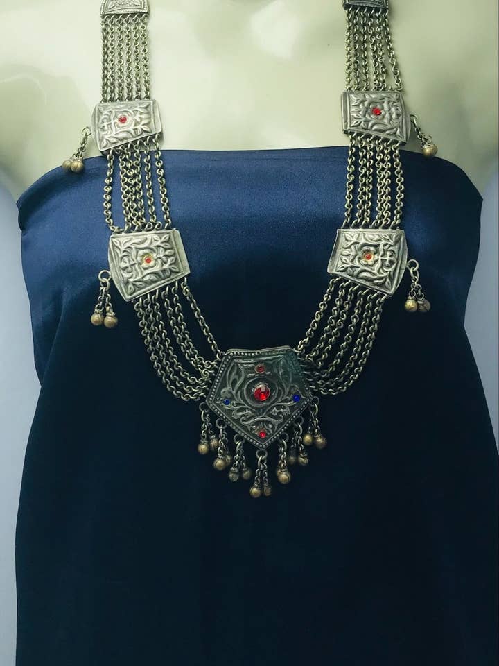 Colar de babador antigo feito à mão com pingente, colar tribal por atacado de vintarust