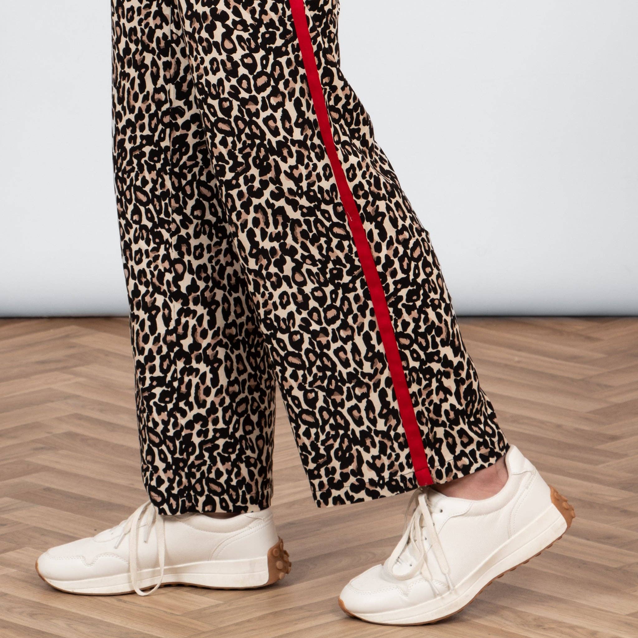 Sarta – wholesale Pants – Women's – Presley Wide Leg Trouser - Neutral/Red, Leopard Side Stripe6