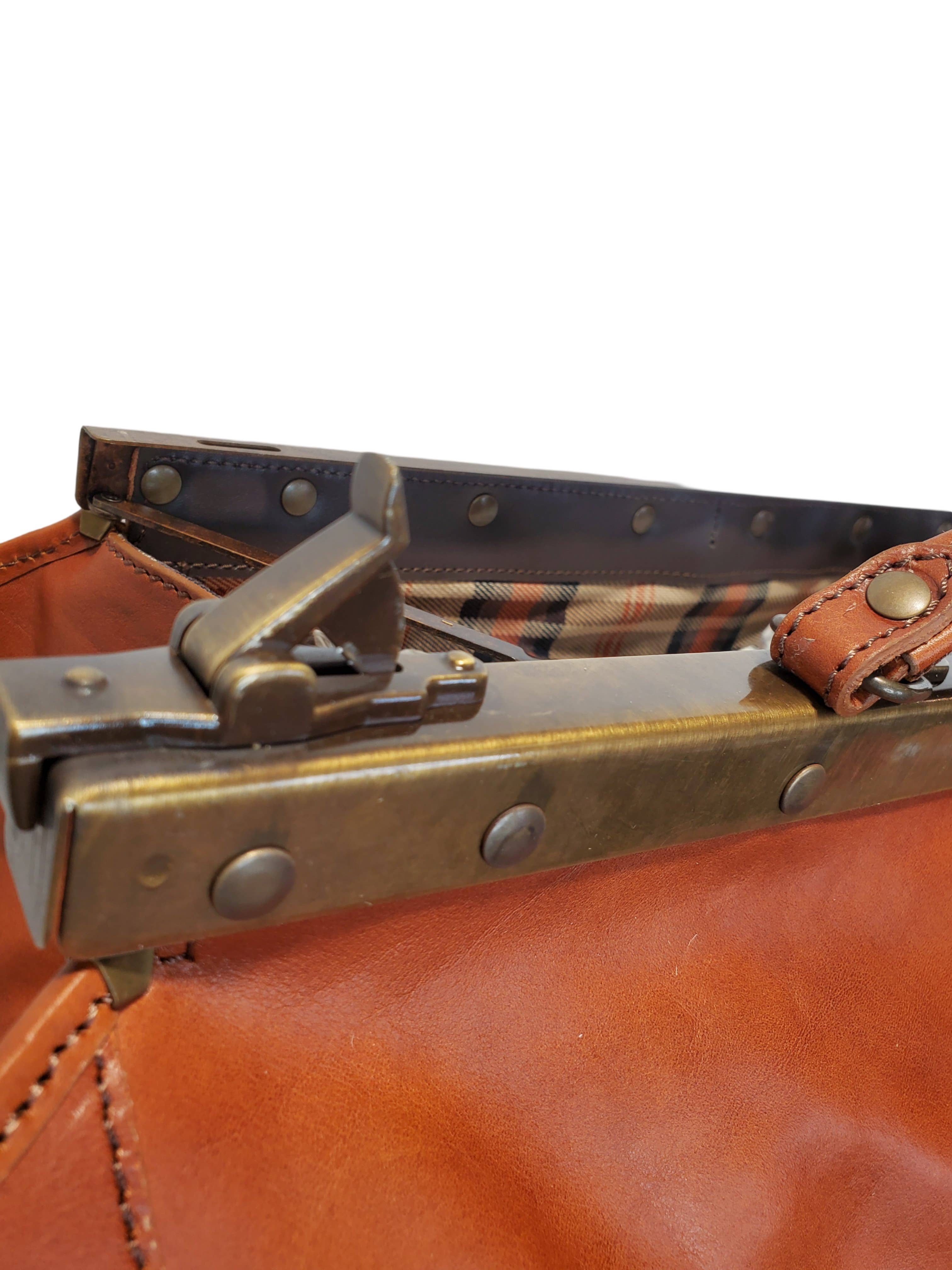 Charlie Leather - Wholesale Weekender Bag - Unisex - Tulia Large Doctor Carry On4