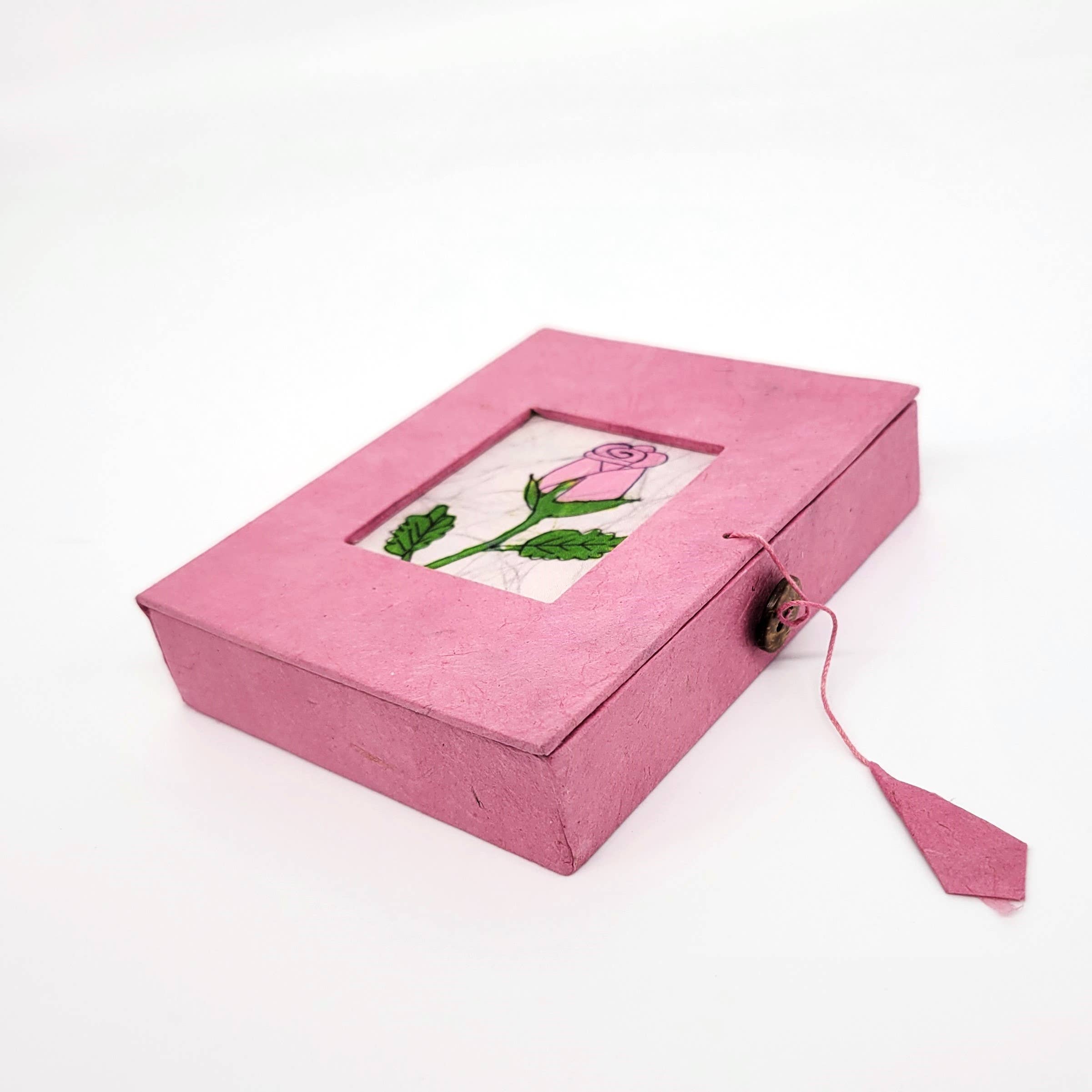 Eclectic Woodchuck – Großhandel Dekoschachteln – Kleine Box aus Pappmaché mit Rosenknospe im Batikdesign2