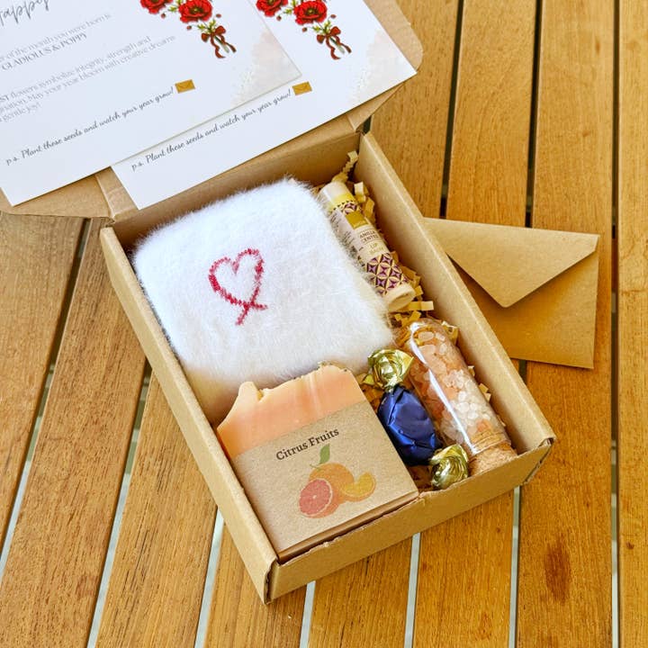 Evileyefavor - Wholesale Gift box - Mini Self Care Gift Box: Personalized Birthday Set Retail1