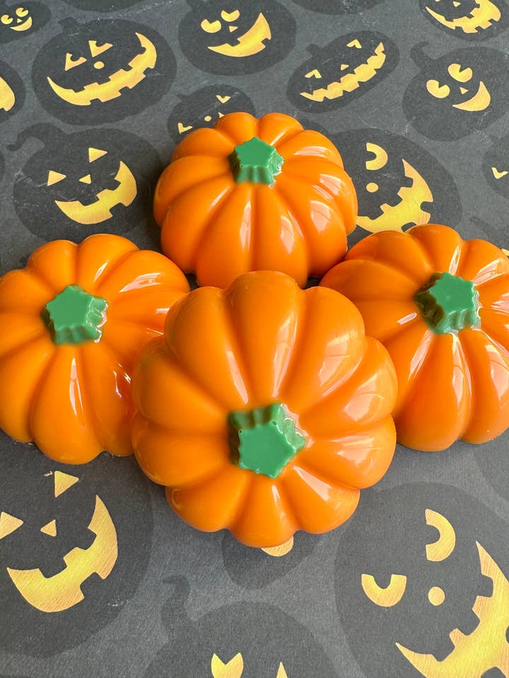 Pumpkin Shaped Chocolate Covered Oreos for wholesale by Delightful Chocolates
