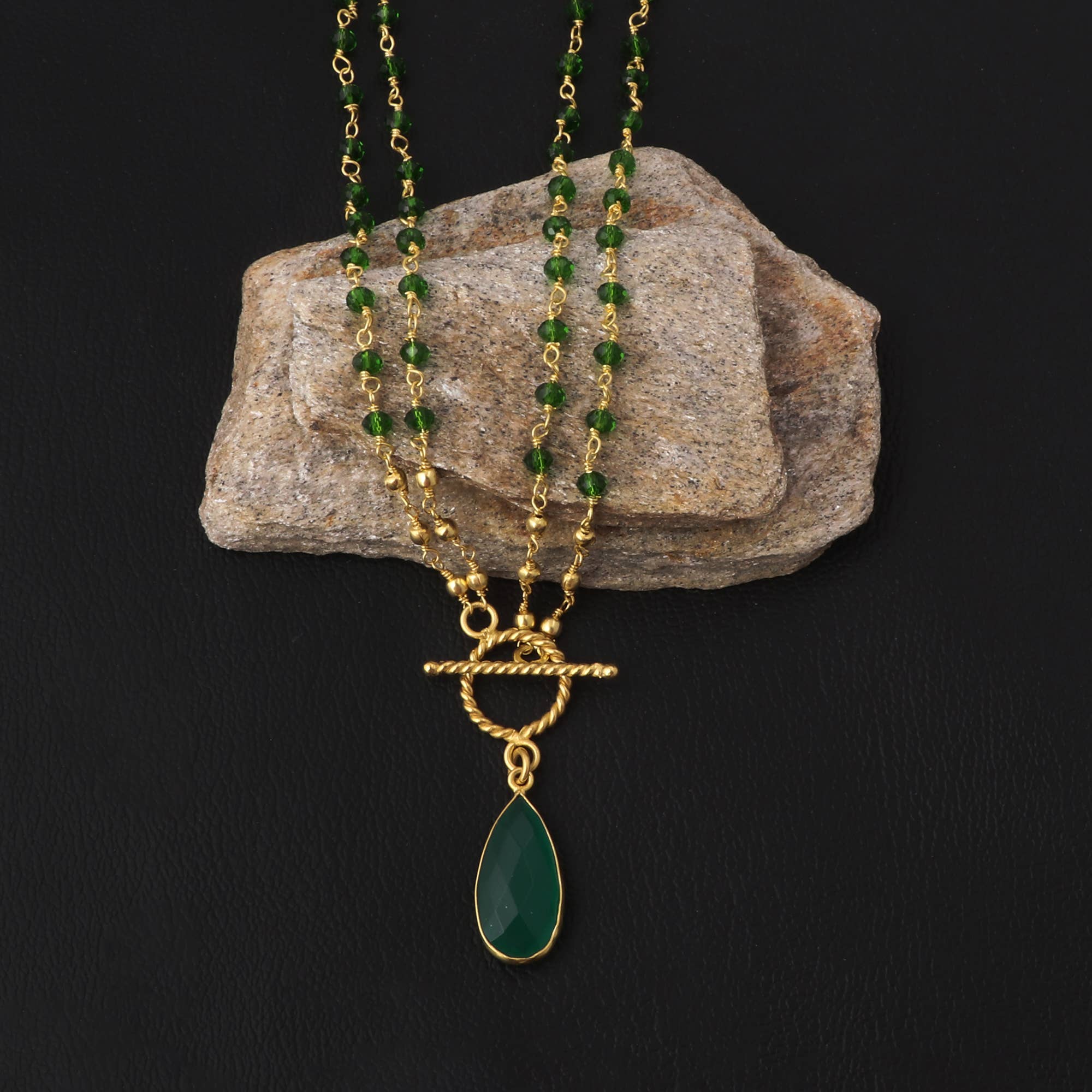 El Joyero - Wholesale Pendant/Charm Necklace - Green Onyx Drop Pendant Gold Plated Beaded Chain Necklace0