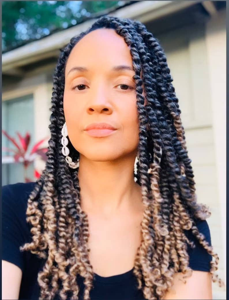 Bellacee Jewelry – wholesale Hoop earrings – Cowrie Shell Hoops- Tropical hoops- Vacation Hoops1