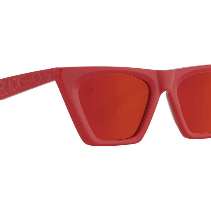 Le NGI pour la vente par Black Shades