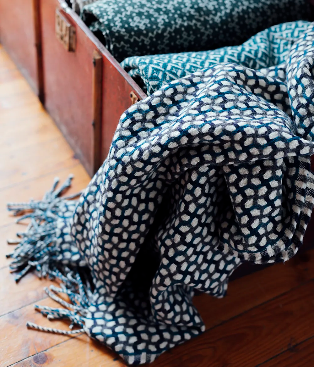 Burel Factory - Wholesale Throw Blanket - Manta Gathering13