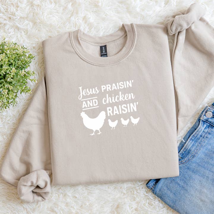 Sweatshirt "Louange à Jésus & Élevage de Poulets" pour la vente par Pressed in Chaos