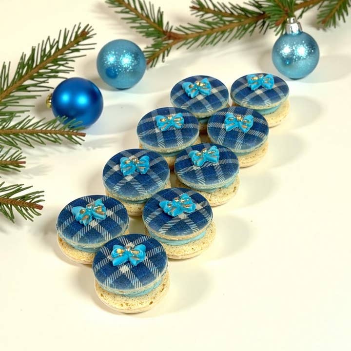 macaron centrale - Wholesale Cookie - Blue Noel Holiday Macarons | Season of Joy Macaron Collectio5