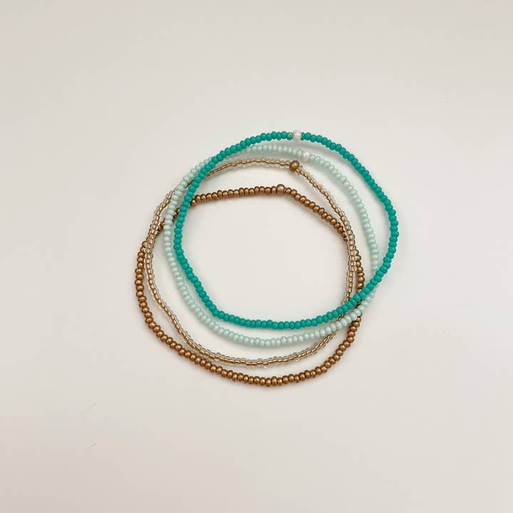 Caitlyn Clare Flair – Engroshandel Smykkesæt – Sæt med elastiske armbånd med små perler Fine perlearmbånd