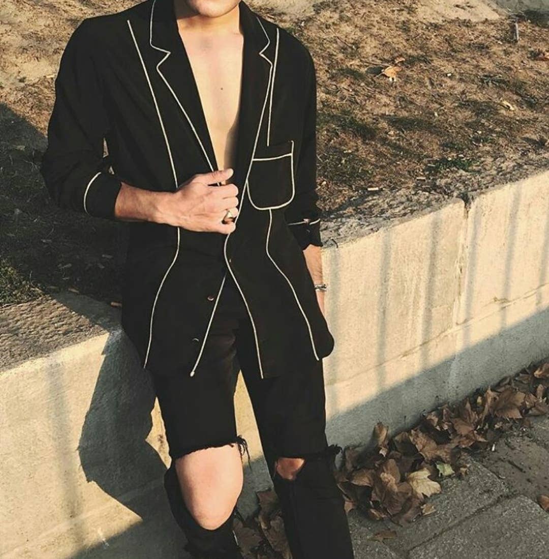 Nero Camicia pigiama nera Nº8 in vendita all'ingrosso su Faire9