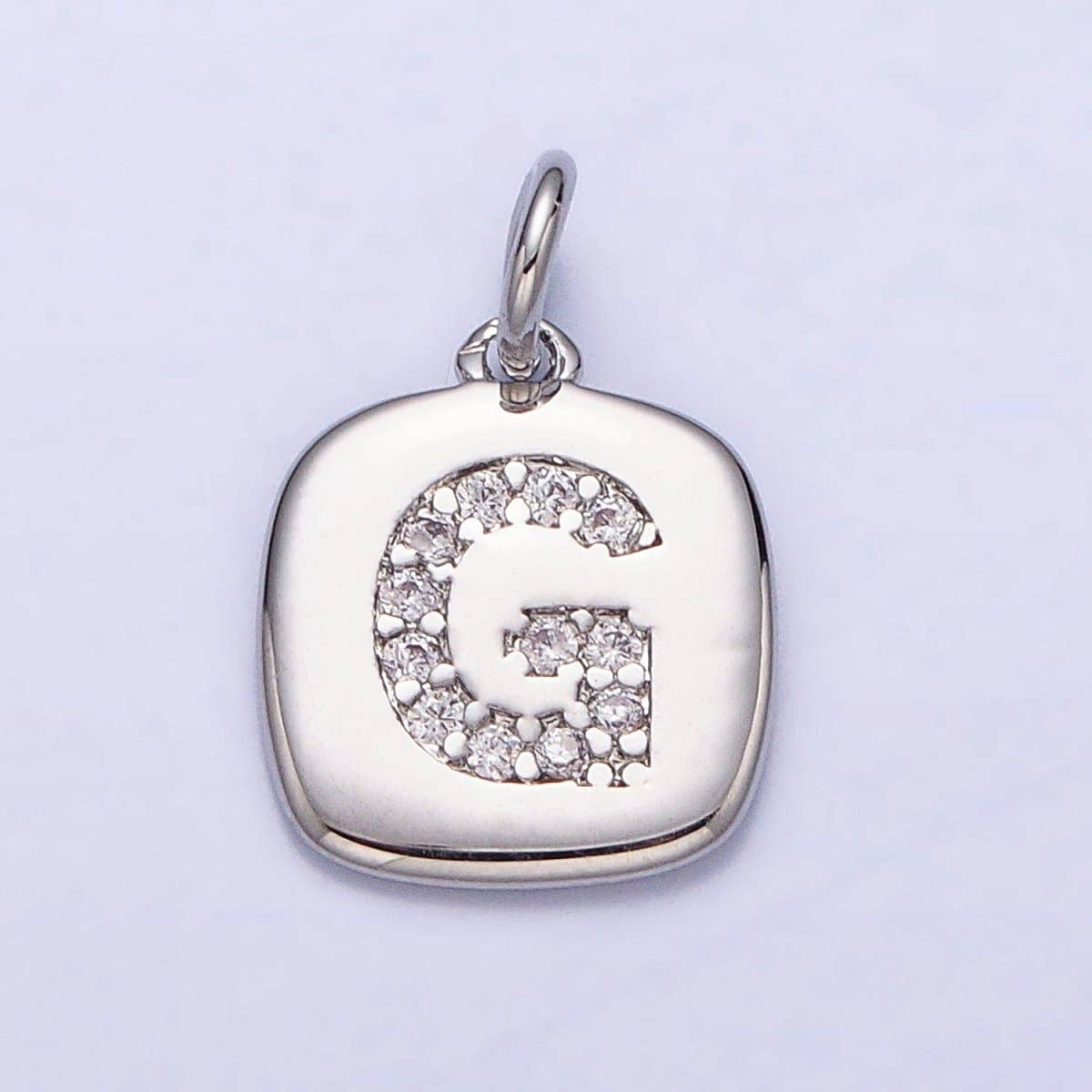 Aim Eternal - Vente Breloques/médailles personnalisées - Pendentif personnalisé avec initiale en pavé micro CZ carré argenté clair | A-266-A-2786