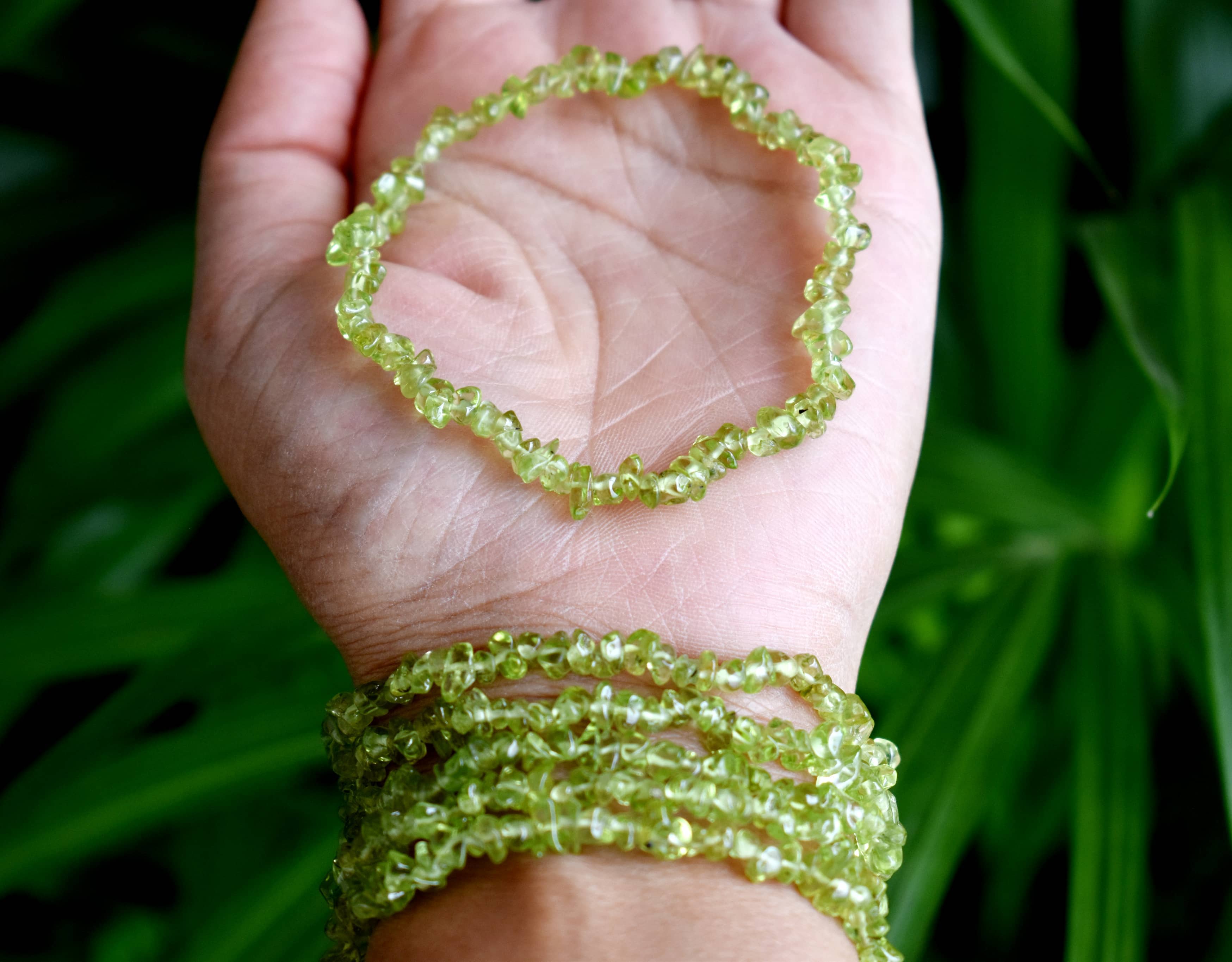 Soothing Crystals – wholesale Beaded bracelet – Healing Stone | Peridot | Chip Bracelet | Spiritual Jewelry1