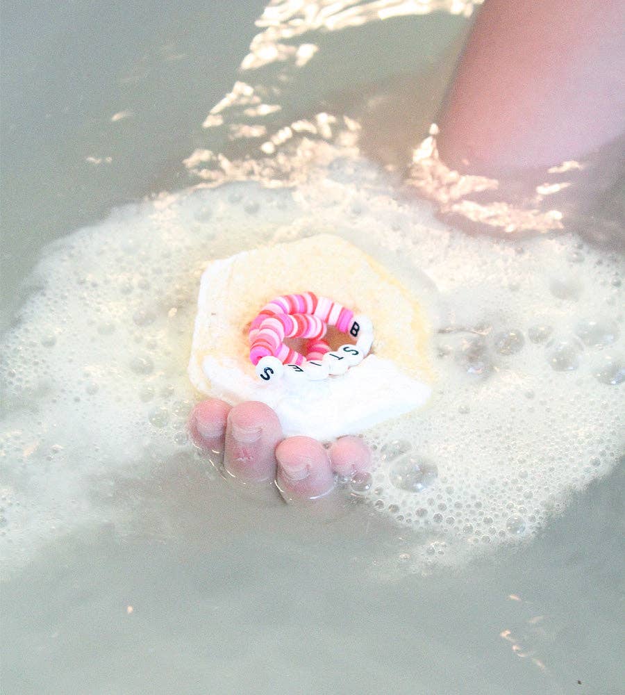 Mameni Beauty - Wholesale Bath Bomb/Fizz - "Besties” Bracelet Bath Bomb3