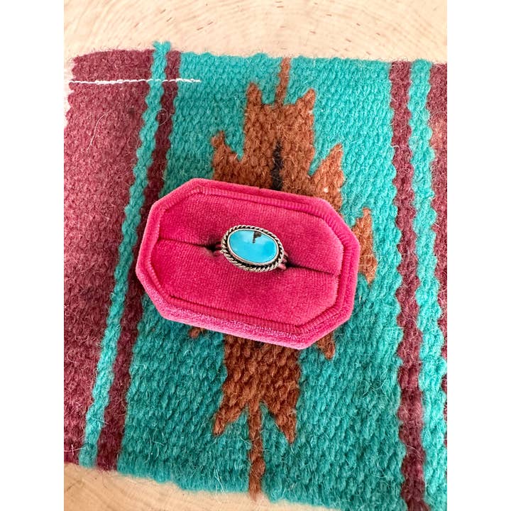 Nizhonitradersllc - Wholesale Cocktail/Statement Ring - Beautiful Navajo Sterling Silver & Turquoise Single Stone Ring Signed