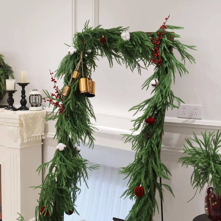 Kiyo Home – wholesale Bunting/garland – Norfolk Pine Garland (Set of 2)3