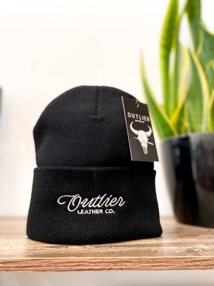 Script Outlier - Toque (Bonnet) Noir pour la vente par After Hours Creative