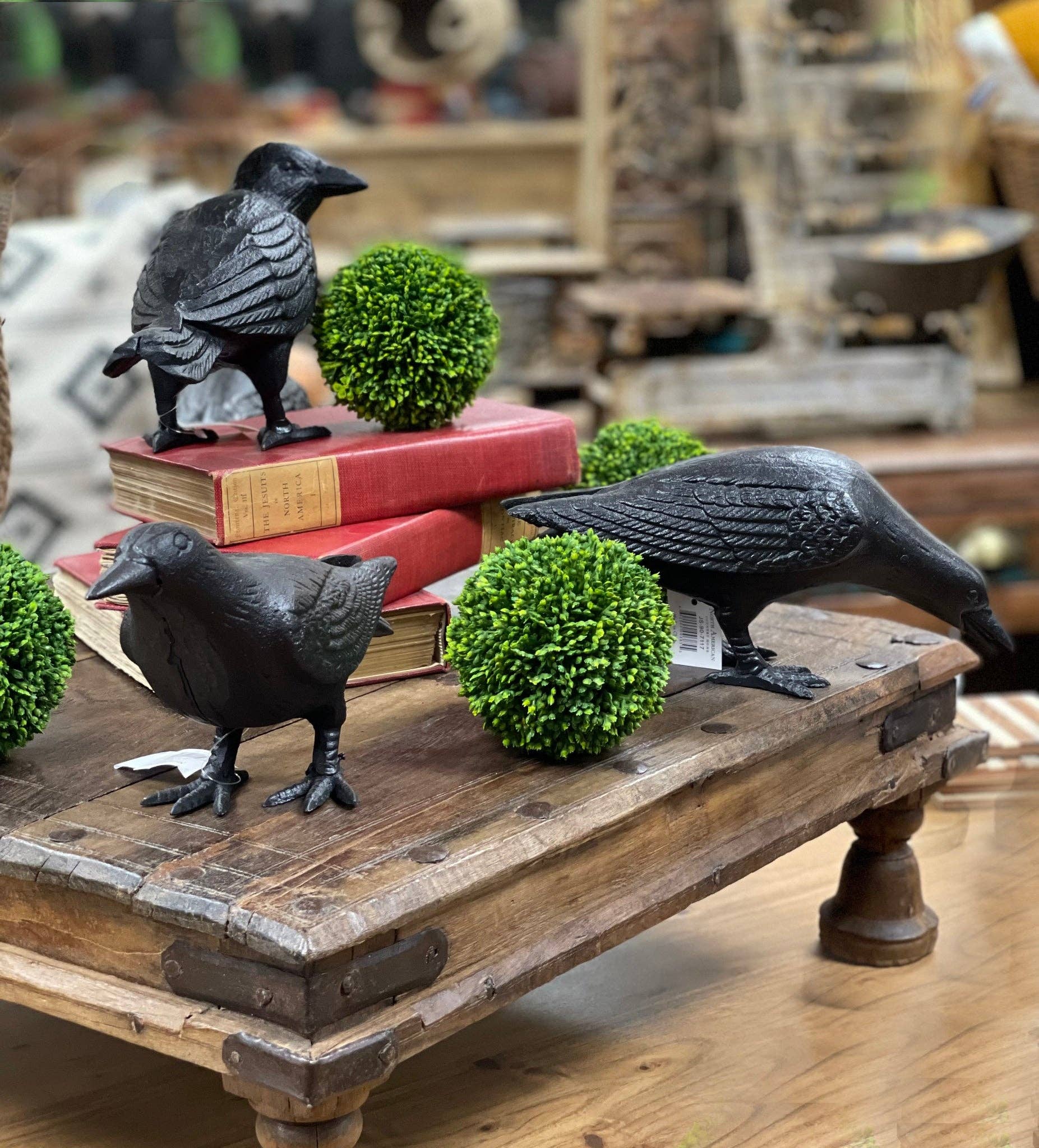 NACH - Wholesale Decorative Figurine - Cast Iron Crow, Head Down, Black1