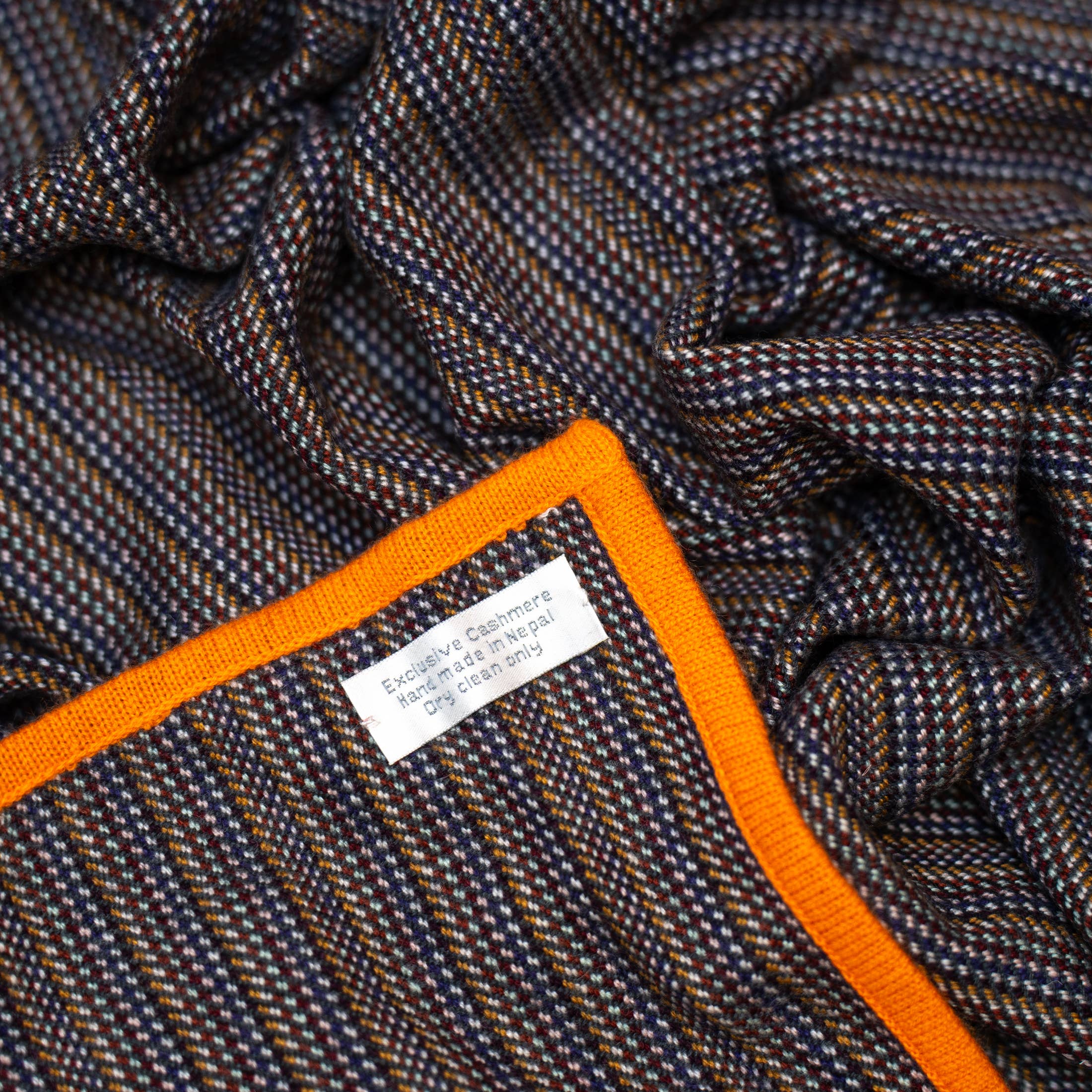 ART HIMALAYAN TRADING LTD - Wholesale Throw Blanket - High Quality Luxury Travel Cashmere Blanket Throw RCOP9