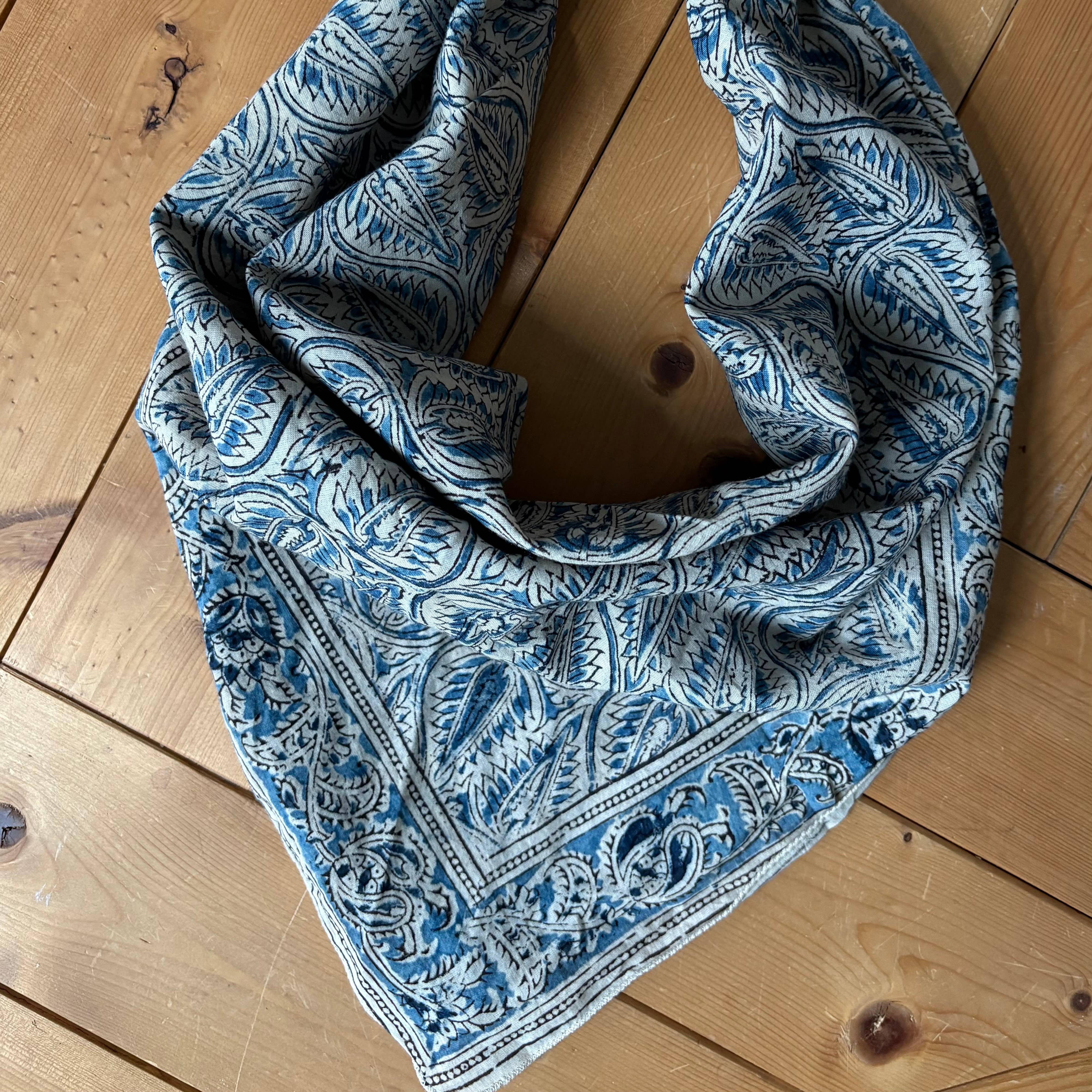 Peaceware - Wholesale Bandana - Women's - Bandana -  Blue Acanthus2