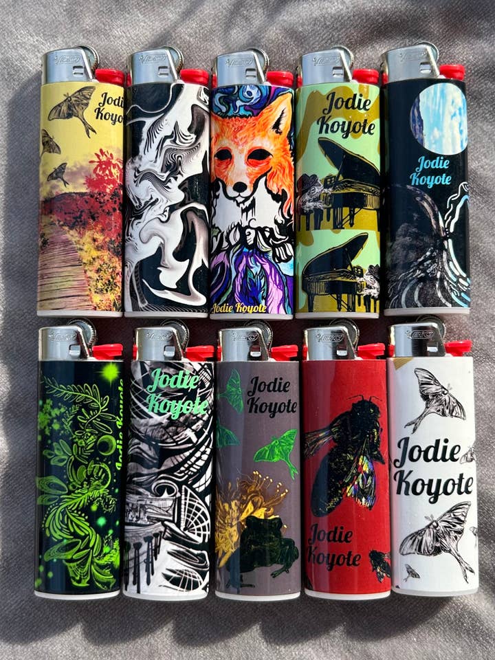Accendini unici nel loro genere di Jodie per la vendita all'ingrosso da parte di JodieKoyote