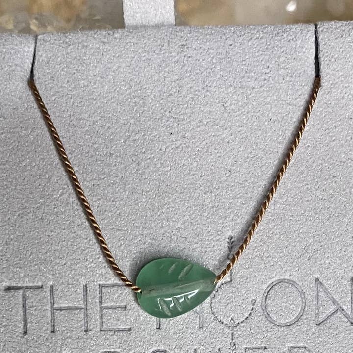 Crystal Leaf Silk Cord Choker för wholesale av The Moon Archer