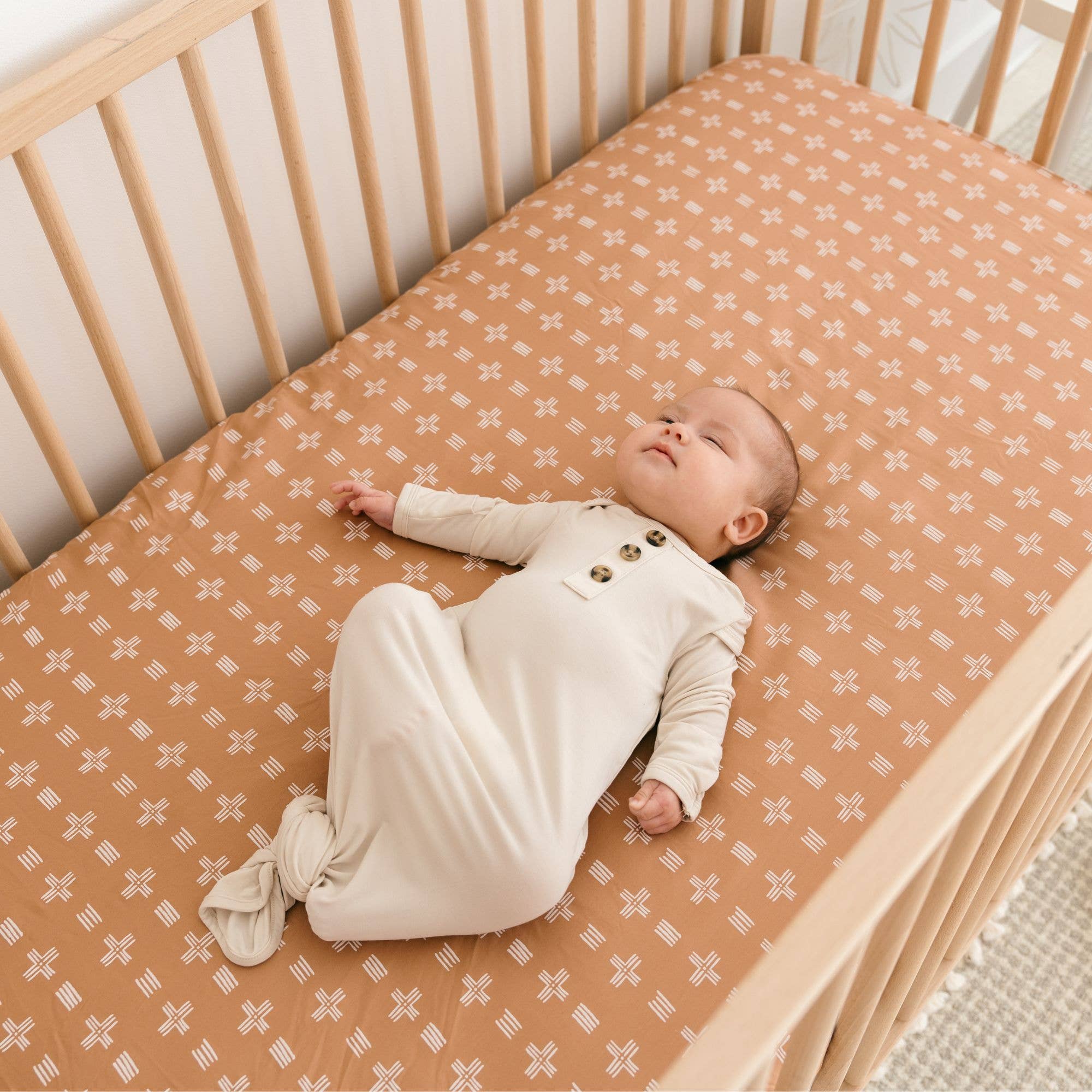 Crane Baby - Wholesale Cot/Crib Sheets - Kendi Crib Sheet (Copper Dash)7