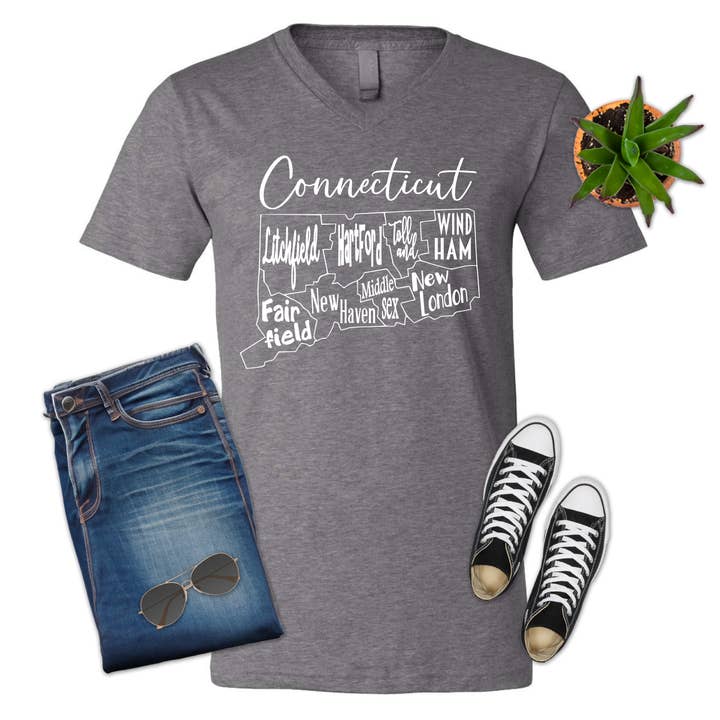 Camicia con mappa della contea del Connecticut, maglietta con scollo a V per la vendita all'ingrosso da parte di 316 Legacy LLC