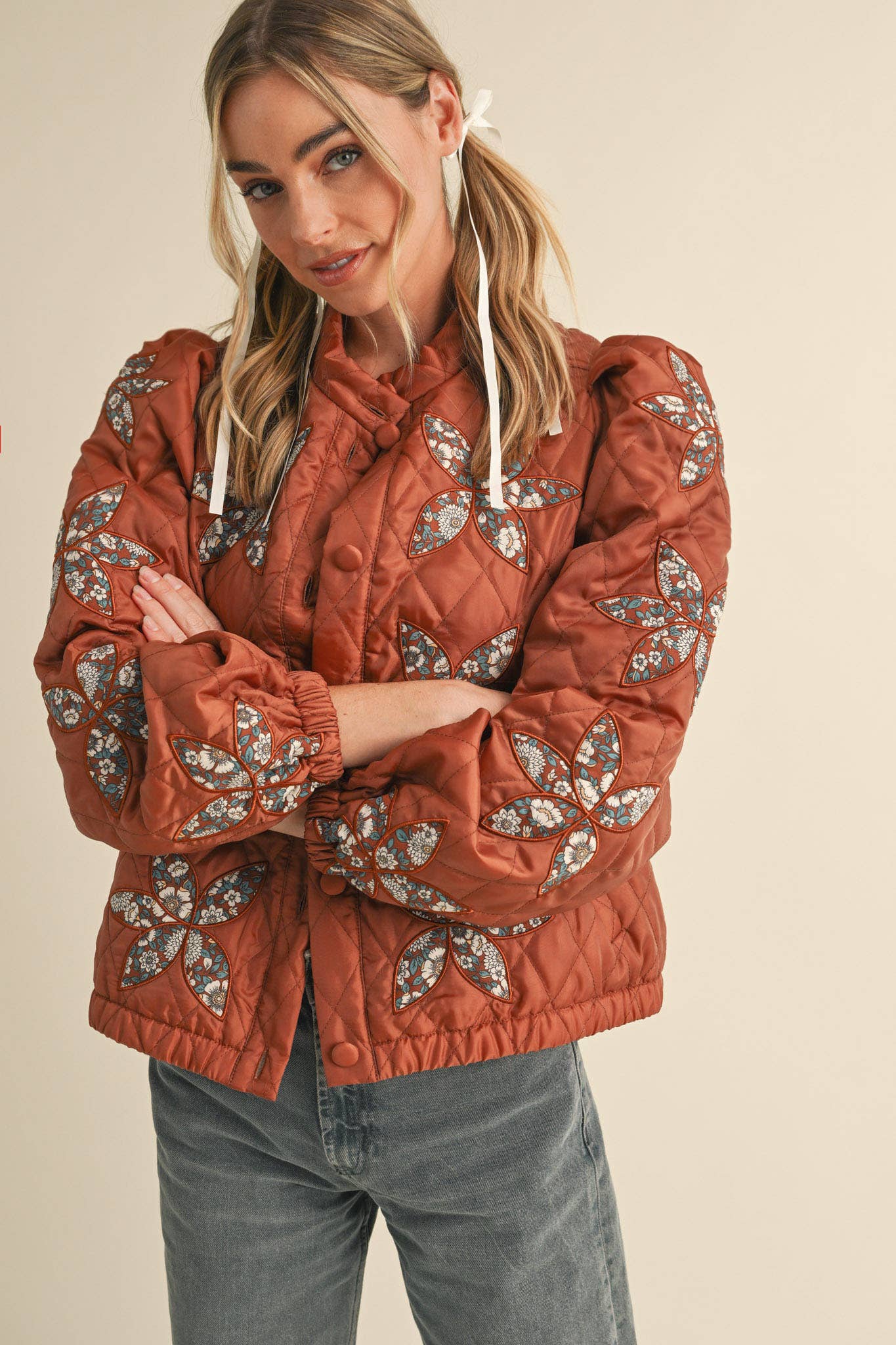 &MERCI - Wholesale Jacket - Women's - QUILTED JACKET WITH FLORAL PATCHWORK MJK330026