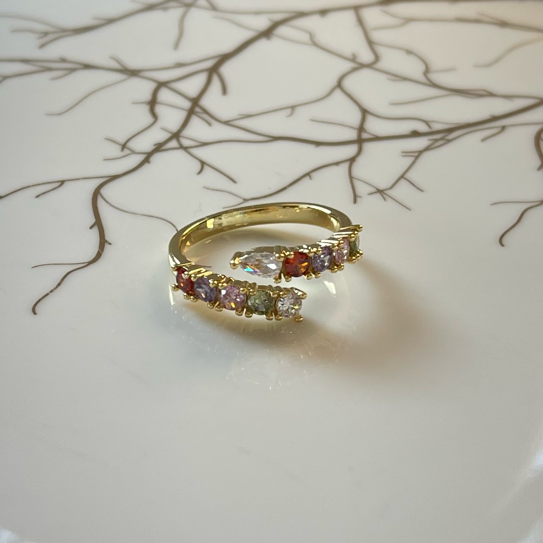 Loli - Vente Bague avec plusieurs pierres - La bague ajustable en pierre précieuse étincelante et colorée est une vibrante4