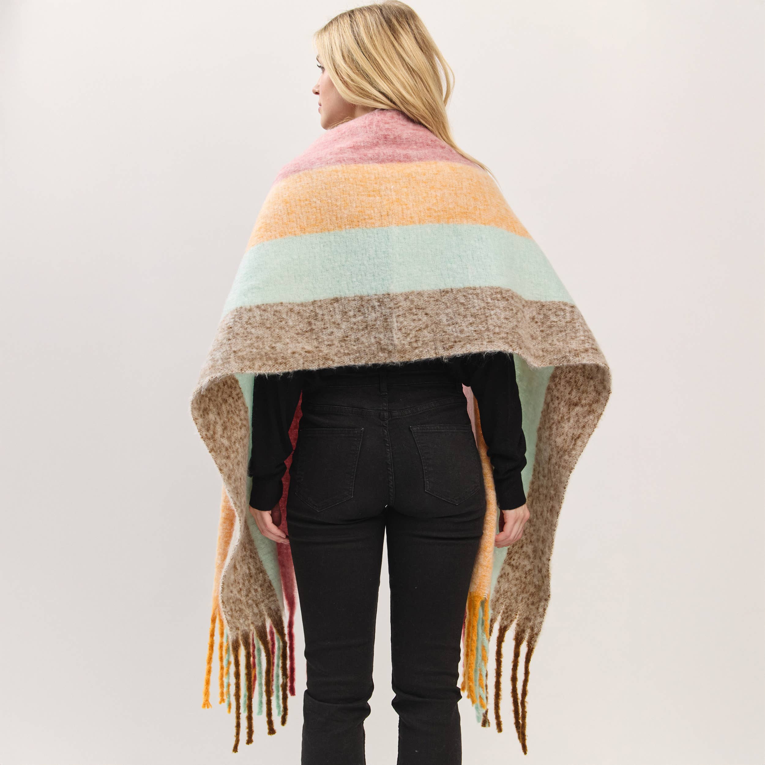 Hana – Cachecol - Mulher por atacado – Cachecol com Franjas de Bloco de Cor Sólida Escovada7