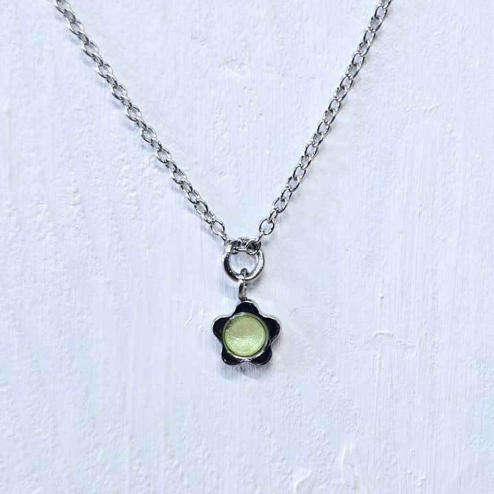 Colgantes de margarita para venta al por mayor de Jo Thomas Jewellery