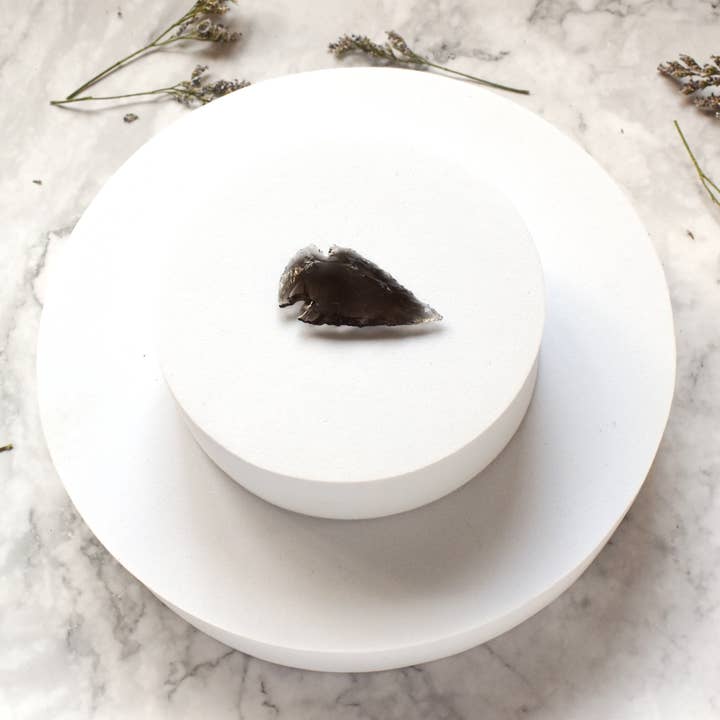 Novo! Ponta de seta esculpida pedra natural obsidiana preta (Vidro Dragão) por atacado de Reiju