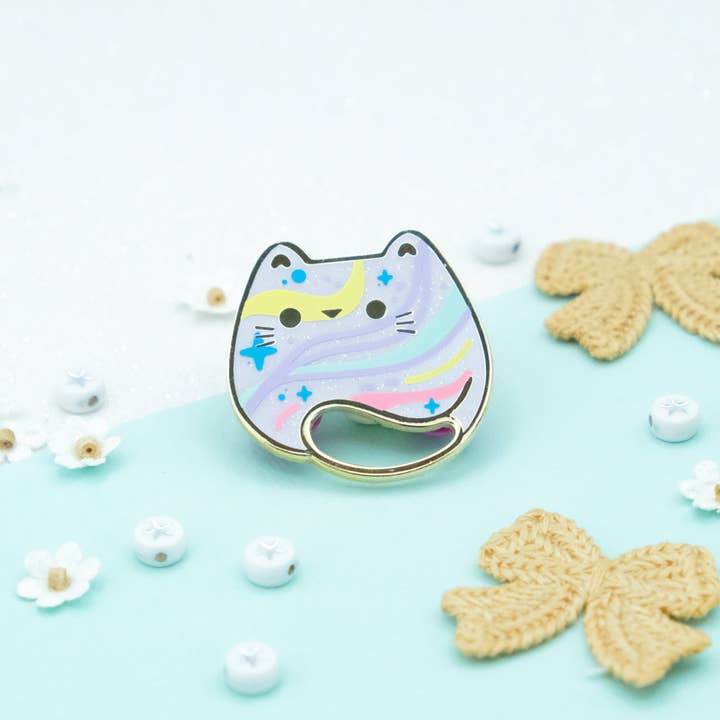 Sparkles in the Wild - Wholesale Lapel Pin/Button - Épingles Chat Rêveur - Collection Charmante2