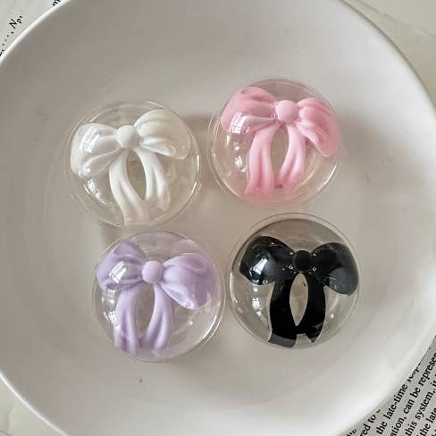 MOND HAUS - Wholesale Phone grip - Aiko Phone Grip | Clear Acrylic Resin Half-dome Ribbon Charm1