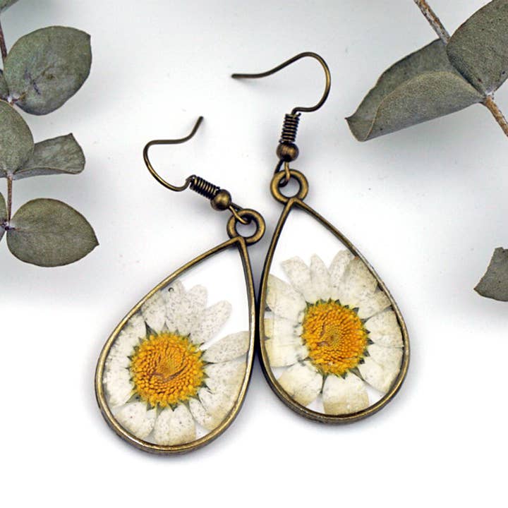 The Pretty Pickle - Wholesale Dangle Earrings - April Birth Flower Earrings0
