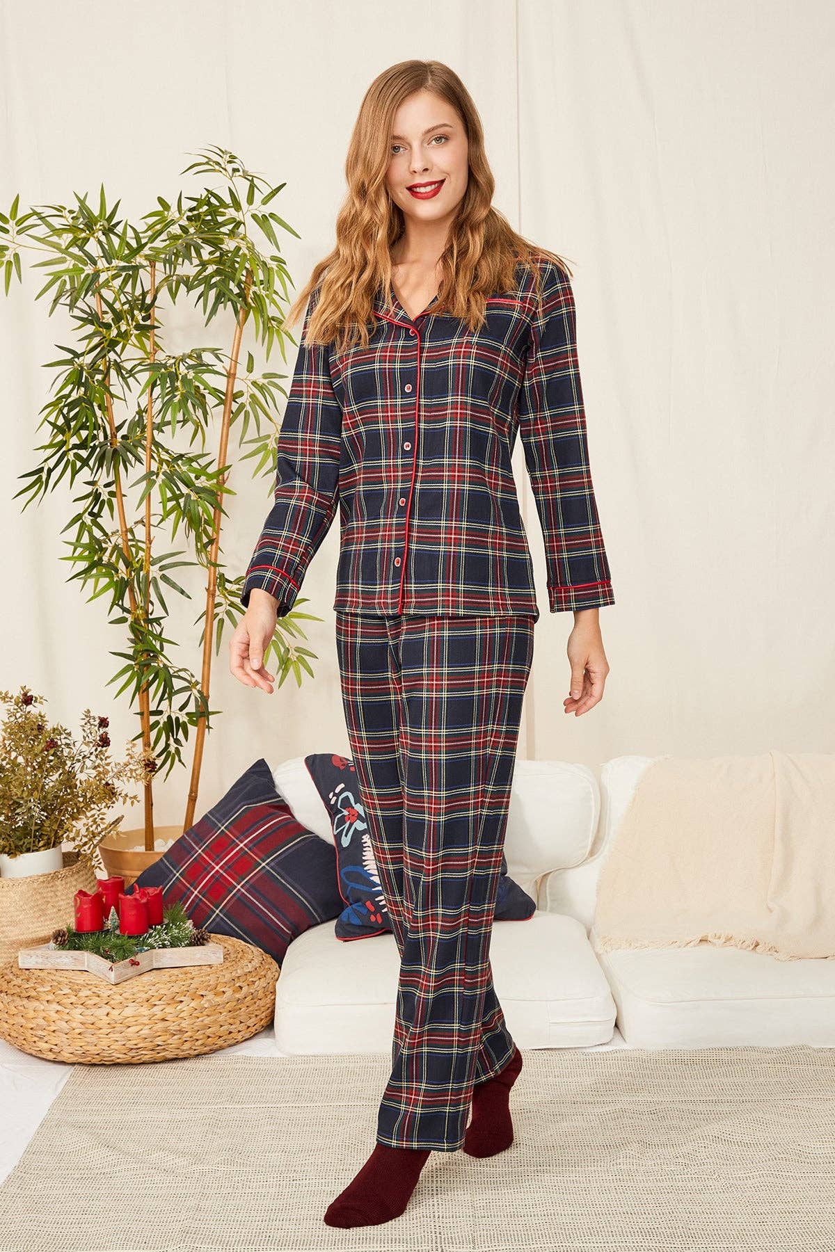 ENNA MODA – wholesale Sleepwear set – Women's – EXCLUSIVE EDITION PLAID DESIGN FRONT BUTTONED CHRISTMAS PYJA3