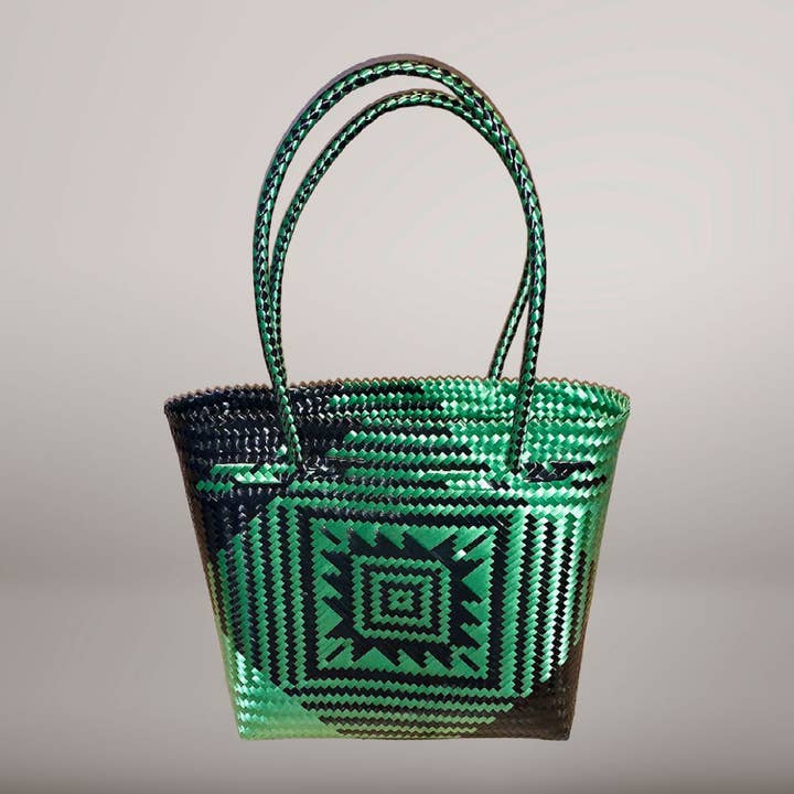 SoulGives Company - Wholesale Tote Bag - Women's - Oaxacan Handwoven Plastic Purse1