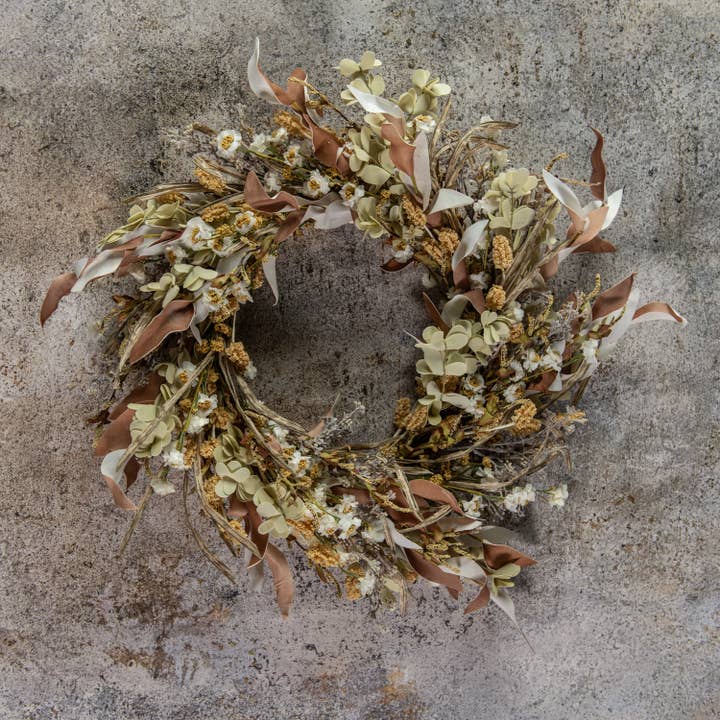 Ghirlanda di margherite bianche e erica da 22" per la vendita all'ingrosso da parte di Ragon House