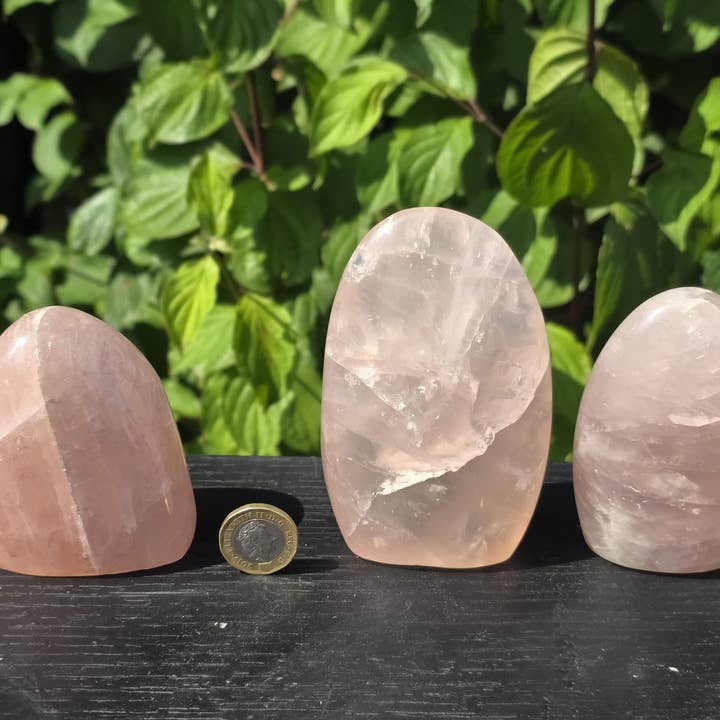 Distinction Crystals – wholesale Spiritual stone/crystal – Large Rose Quartz Crystal Freeforms 300-500g